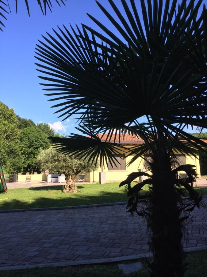 Villa Althea Ronago 외부 사진